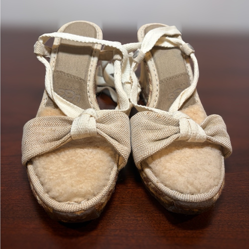 UGG Amelie Lace Up Shearling Lined Espadrille Wedge Heels Cream Canvas Size 9